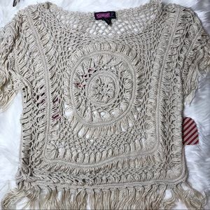 Beige knit short sleeved pullover